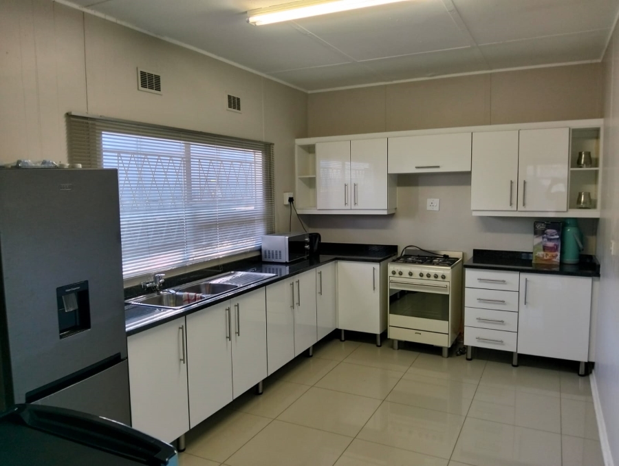 To Let commercial Property for Rent in Southernwood Eastern Cape